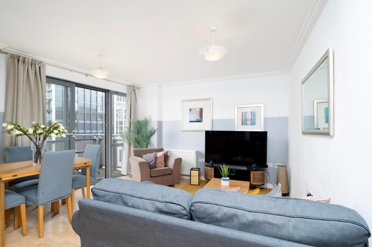 Cosy Flat Right Opp Tube Station Apartment London Exterior photo